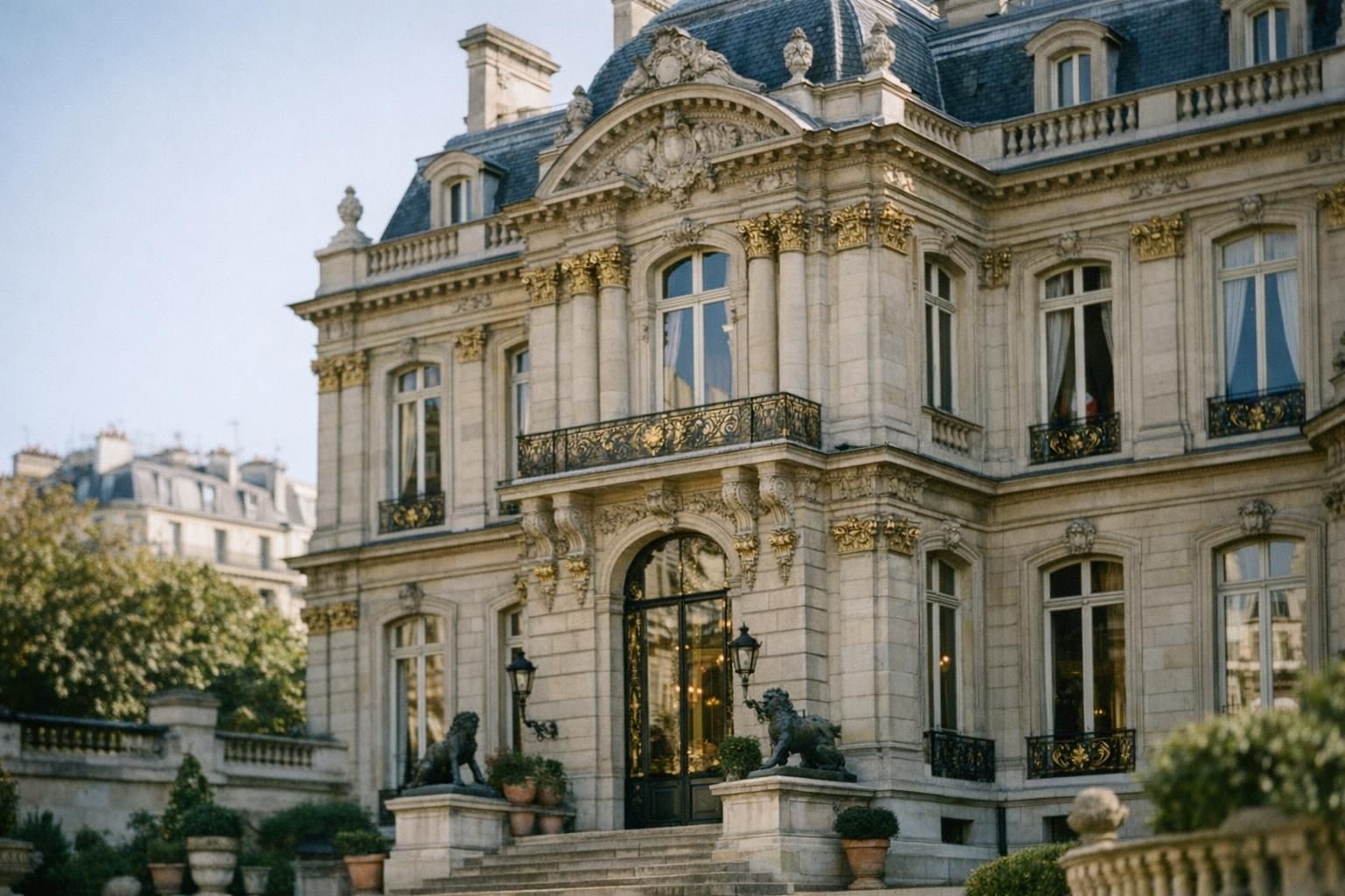 découvrez le musée jacquemart-andré dans le 8e arrondissement de paris, un lieu exceptionnel dédié aux beaux-arts et aux arts décoratifs, offrant une plongée unique dans l'art et l'histoire de la capitale française.